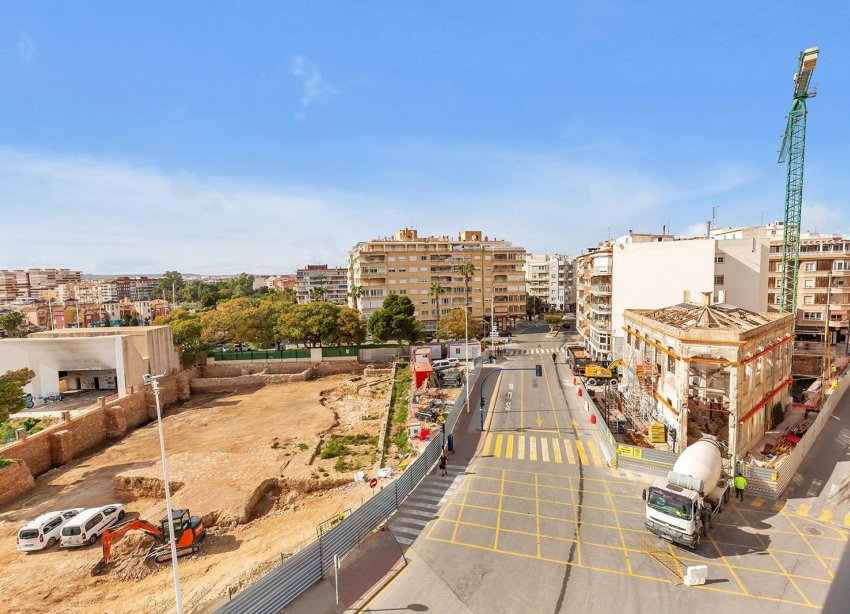 Resale - Apartment - Torrevieja - Paseo maritimo