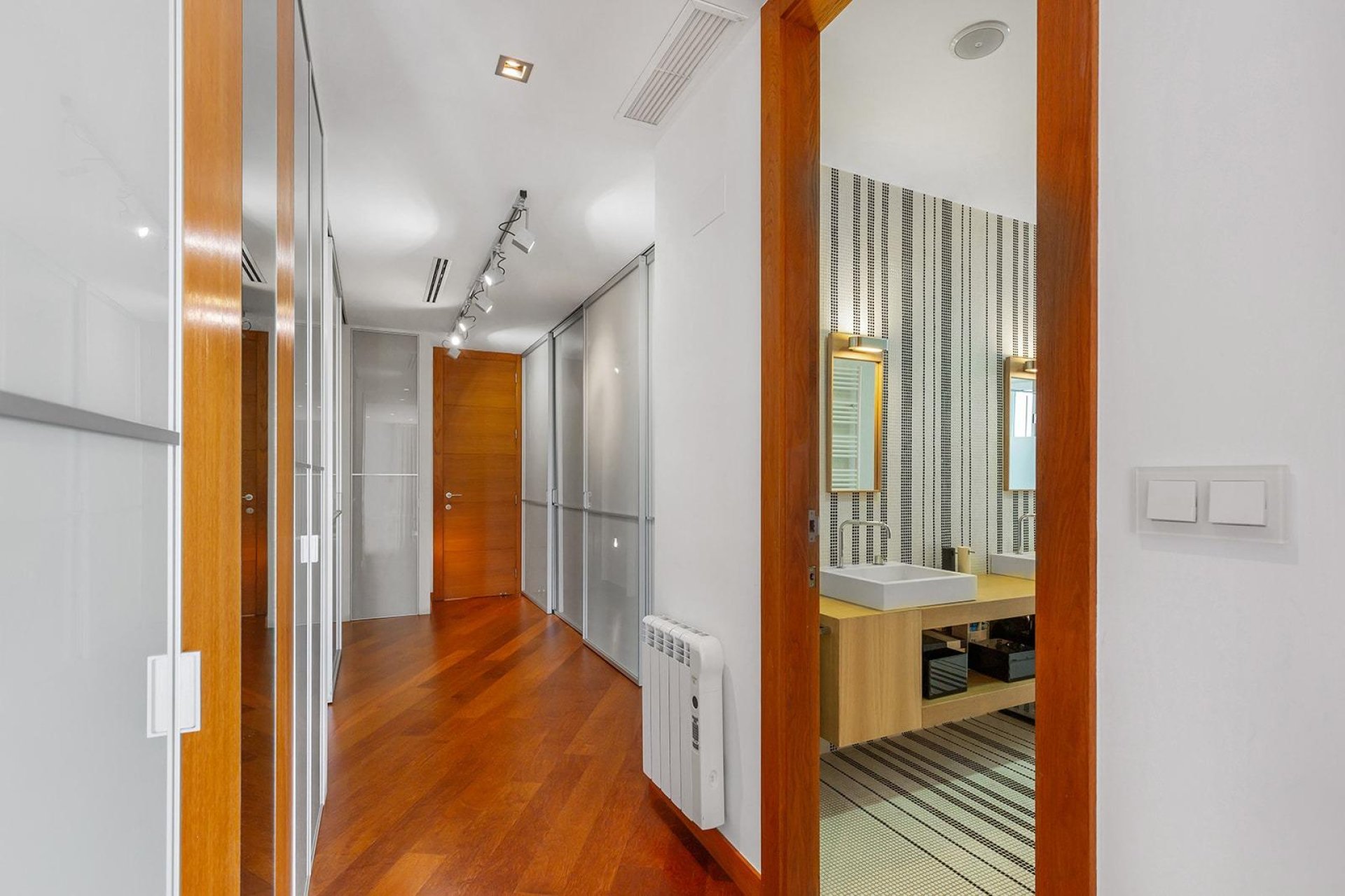 Resale - Apartment - Torrevieja - Paseo maritimo