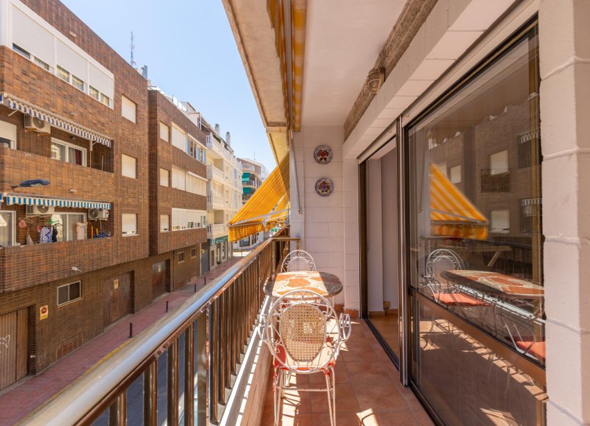 Resale - Apartment - Torrevieja - Paseo maritimo