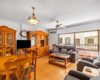 Resale - Apartment - Torrevieja - Paseo maritimo