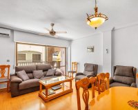 Resale - Apartment - Torrevieja - Paseo maritimo