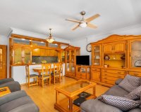 Resale - Apartment - Torrevieja - Paseo maritimo