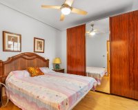 Resale - Apartment - Torrevieja - Paseo maritimo