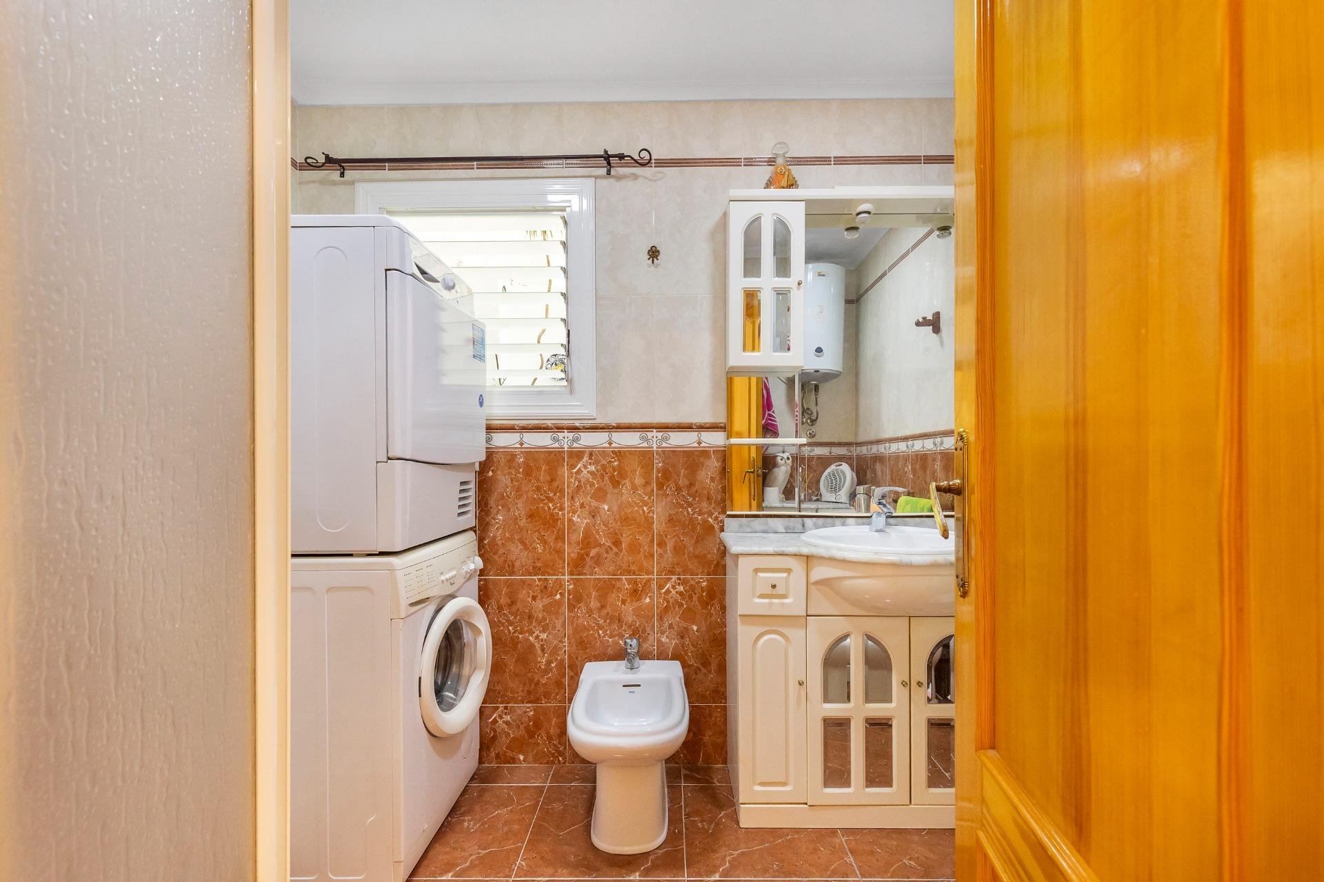 Resale - Apartment - Torrevieja - Paseo maritimo