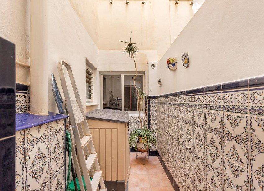Resale - Apartment - Torrevieja - Paseo maritimo