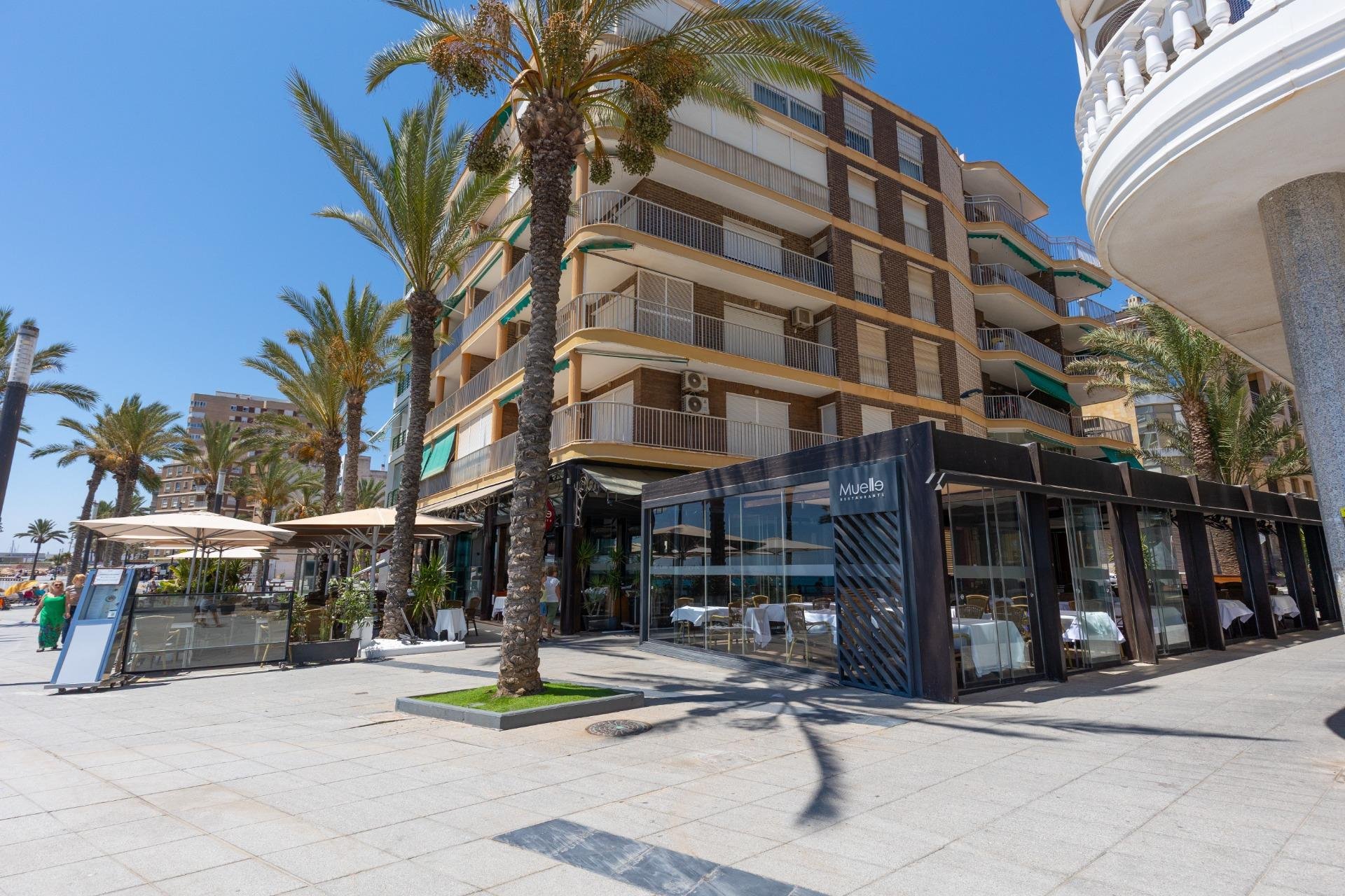 Resale - Apartment - Torrevieja - Paseo maritimo