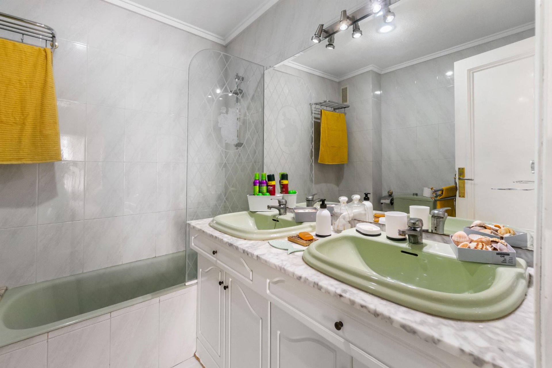 Resale - Apartment - Torrevieja - Piscinas naturales