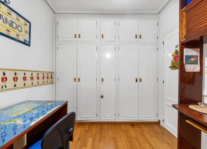 Resale - Apartment - Torrevieja - Piscinas naturales