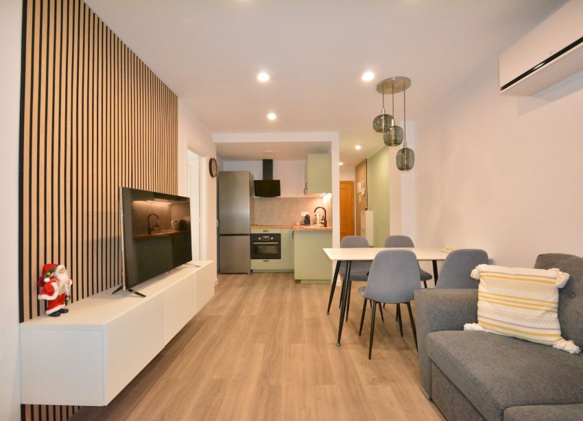 Resale - Apartment - Torrevieja - Playa Acequion