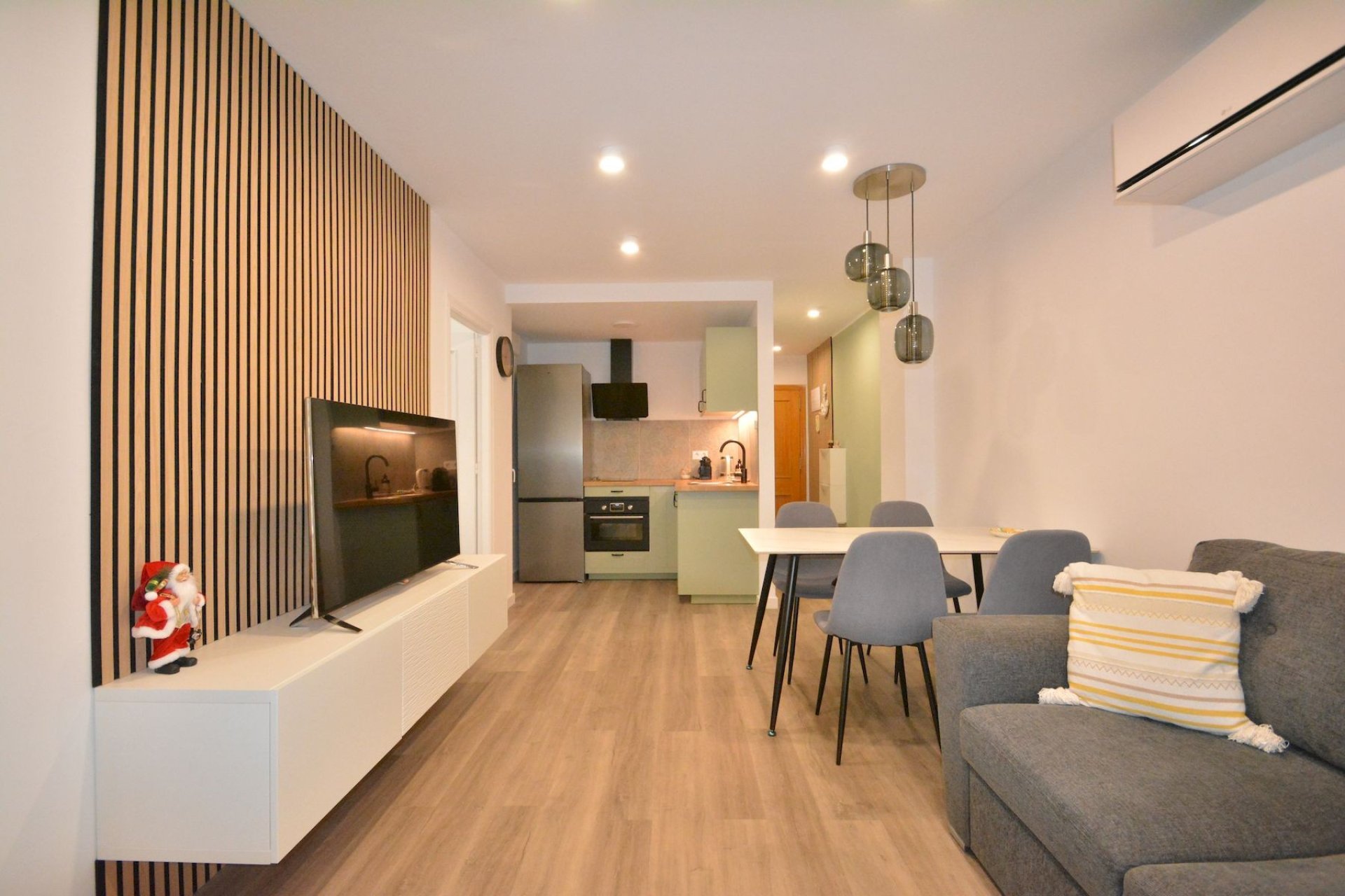 Resale - Apartment - Torrevieja - Playa Acequion