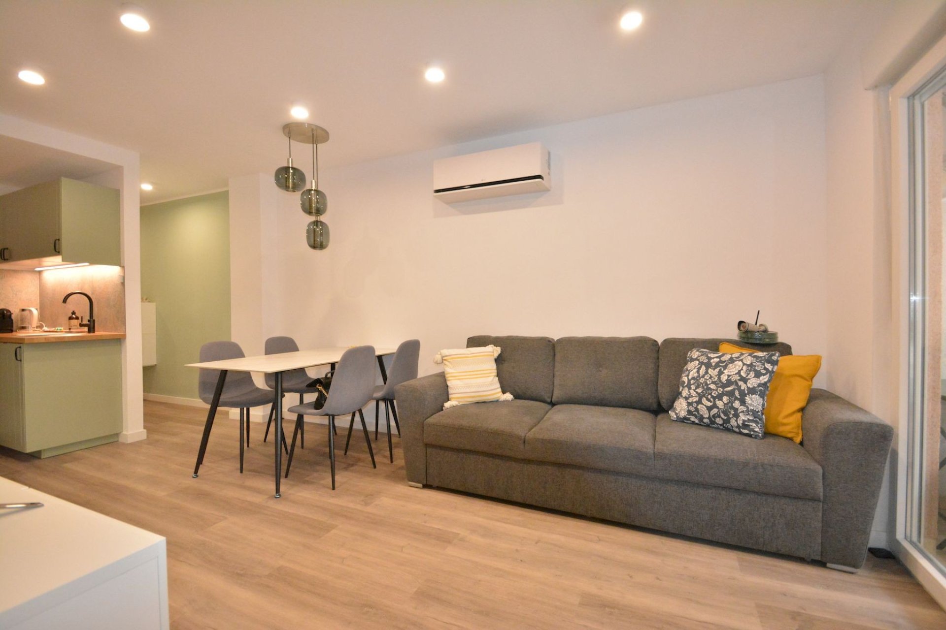 Resale - Apartment - Torrevieja - Playa Acequion