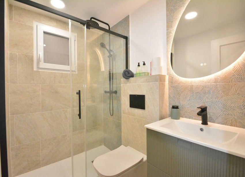 Resale - Apartment - Torrevieja - Playa Acequion