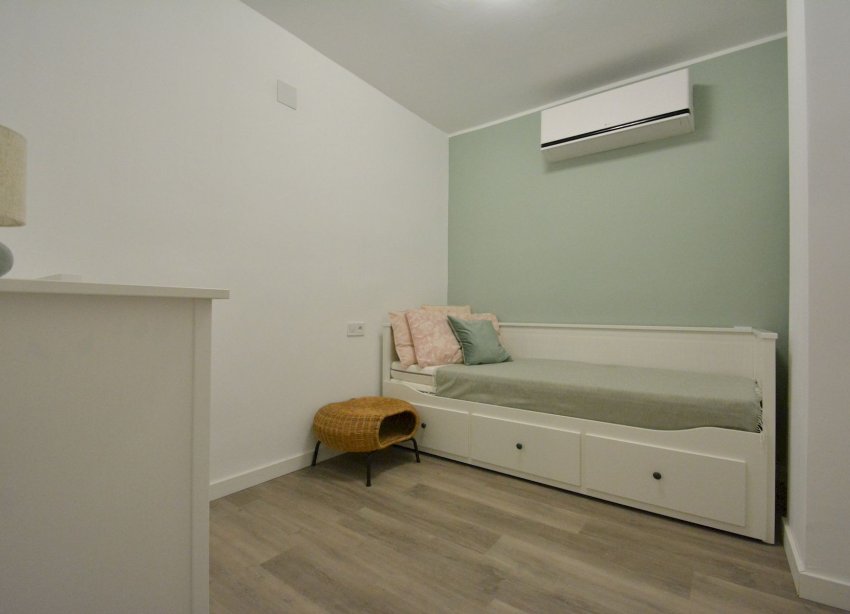 Resale - Apartment - Torrevieja - Playa Acequion