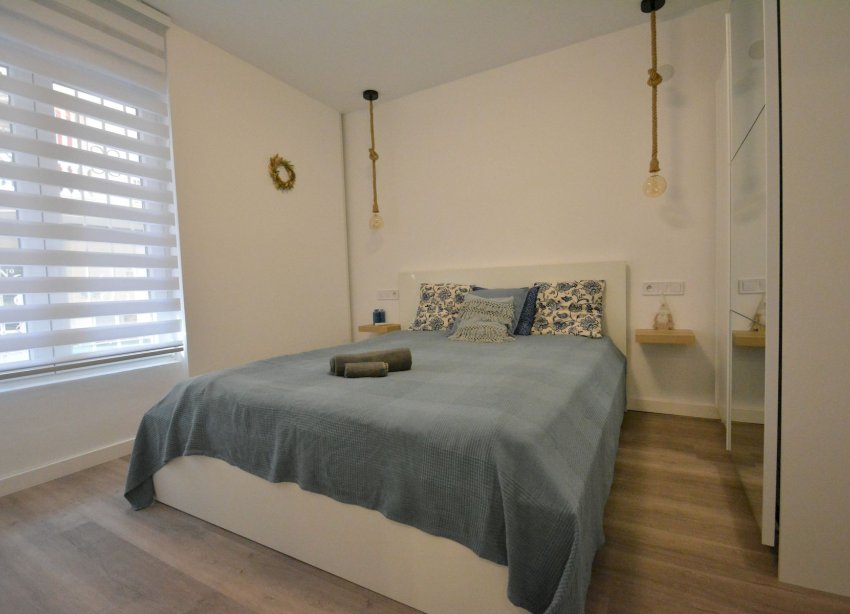 Resale - Apartment - Torrevieja - Playa Acequion