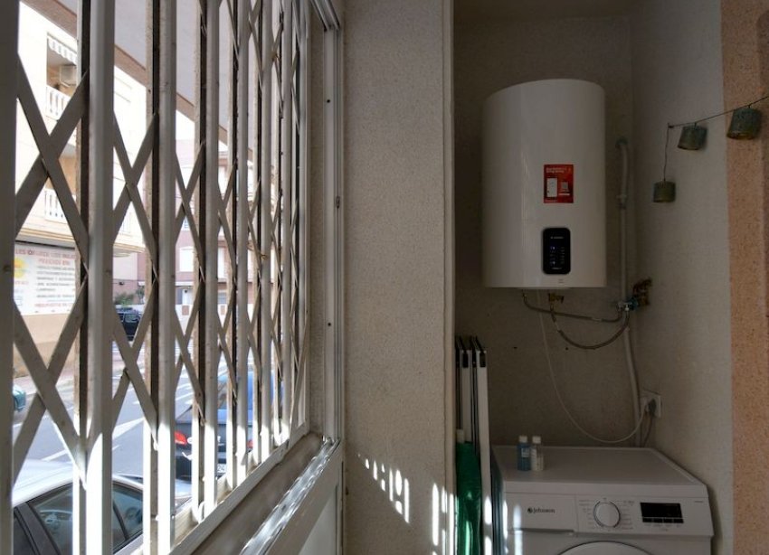 Resale - Apartment - Torrevieja - Playa Acequion