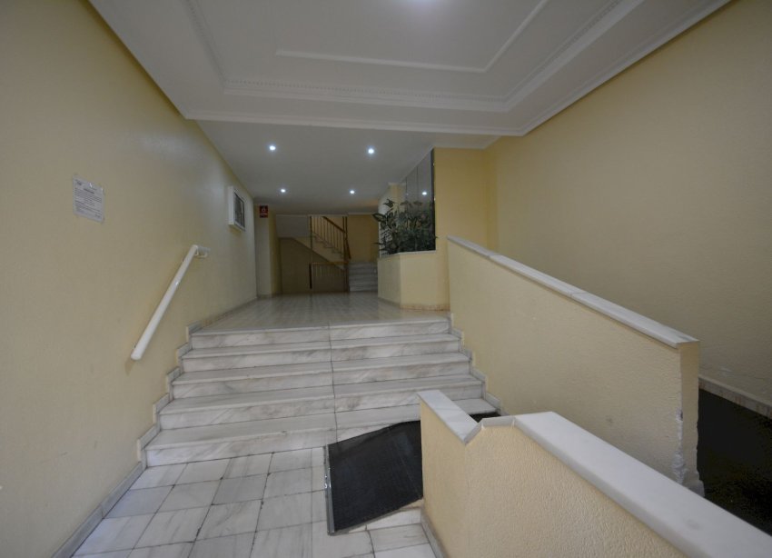 Resale - Apartment - Torrevieja - Playa Acequion