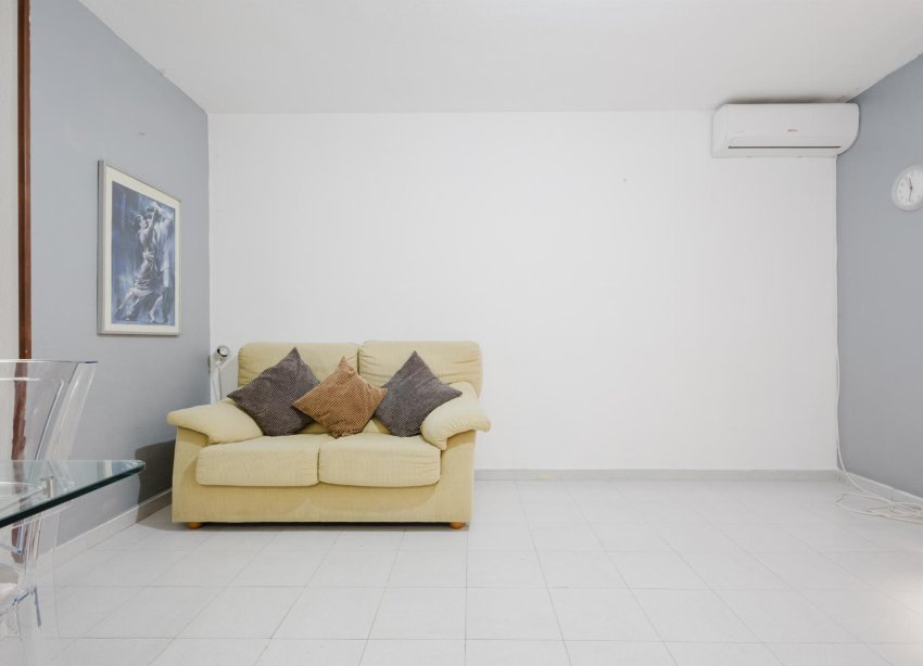 Resale - Apartment - Torrevieja - Playa de La Acequion