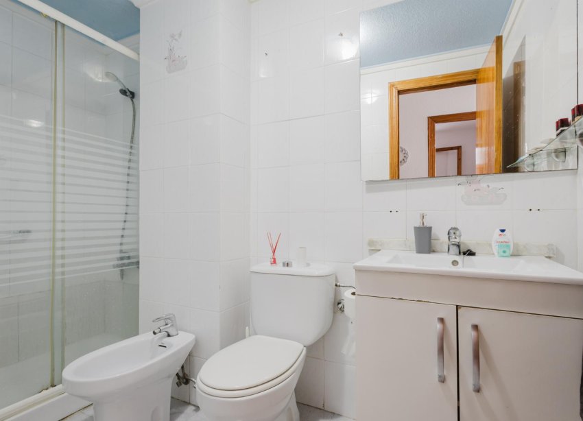 Resale - Apartment - Torrevieja - Playa de La Acequion