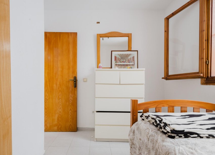 Resale - Apartment - Torrevieja - Playa de La Acequion