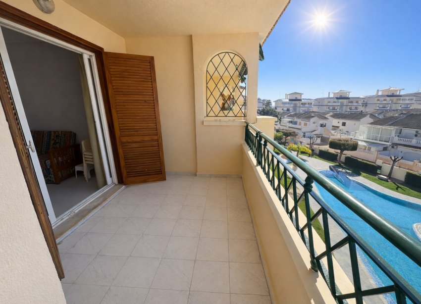 Resale - Apartment - Torrevieja - PLAYA DE LA MATA