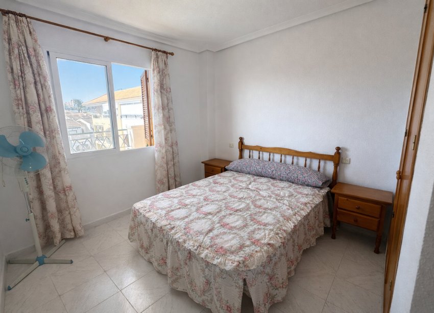 Resale - Apartment - Torrevieja - PLAYA DE LA MATA