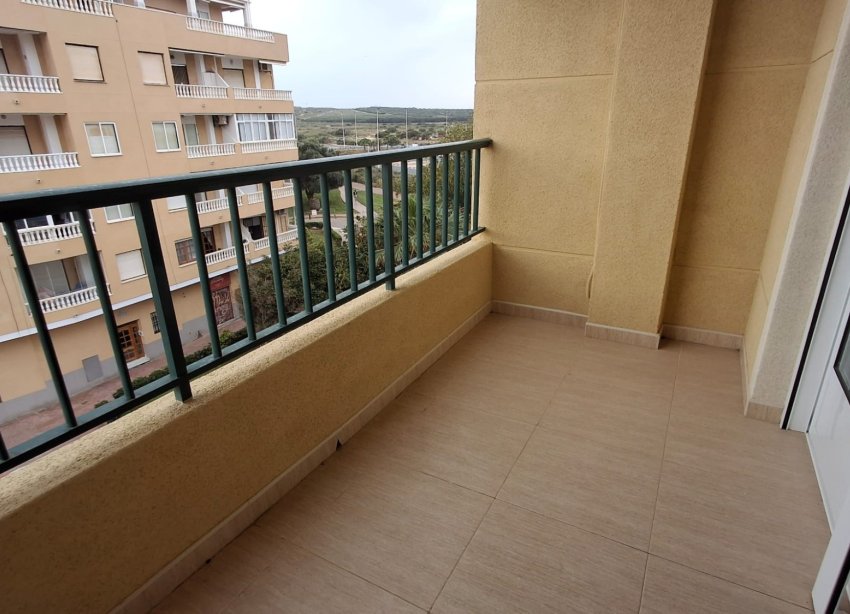 Resale - Apartment - Torrevieja - Playa de la mata