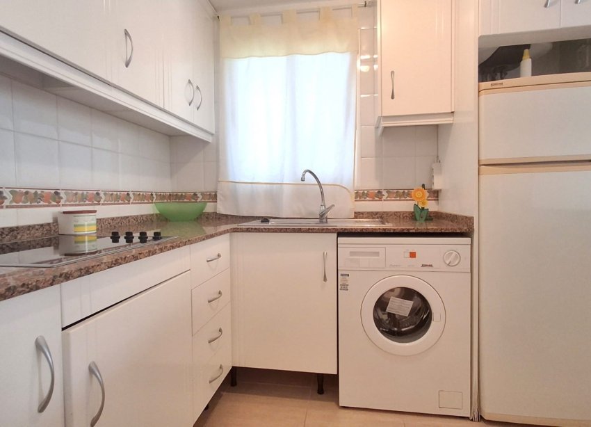 Resale - Apartment - Torrevieja - Playa de la mata