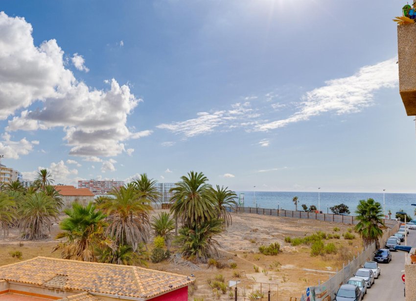 Resale - Apartment - Torrevieja - Playa de Los Locos-Curva del Palangre