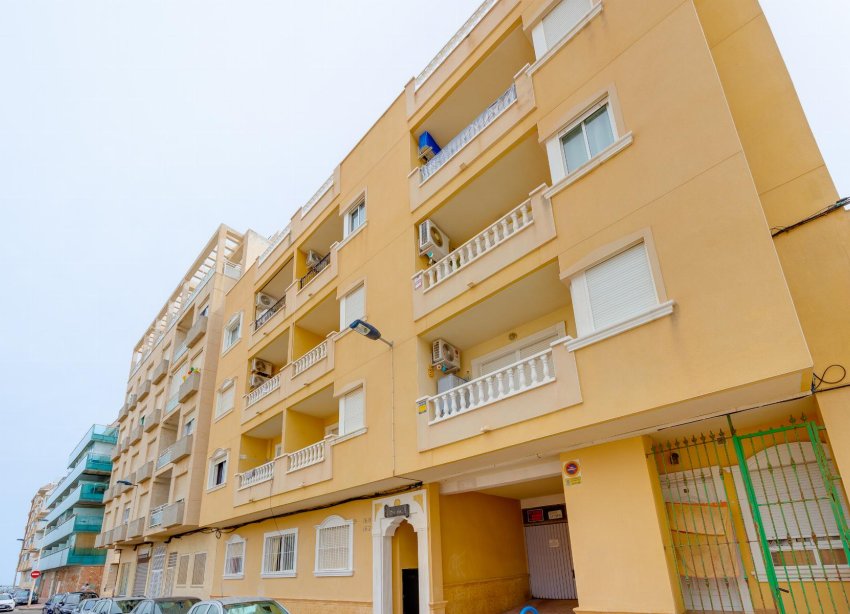 Resale - Apartment - Torrevieja - Playa de Los Locos-Curva del Palangre