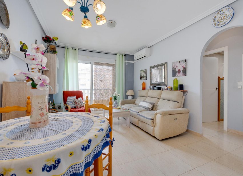 Resale - Apartment - Torrevieja - Playa de Los Locos-Curva del Palangre