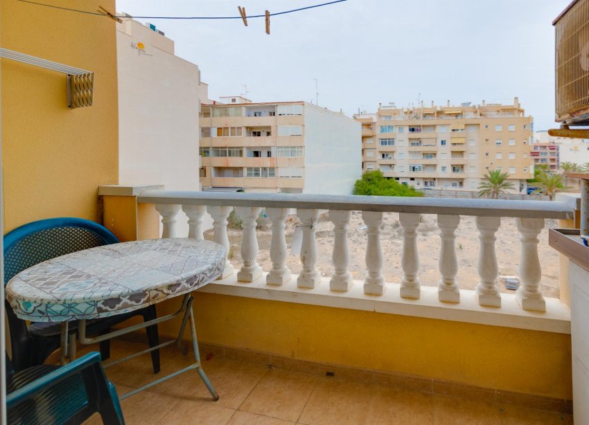 Resale - Apartment - Torrevieja - Playa de Los Locos-Curva del Palangre