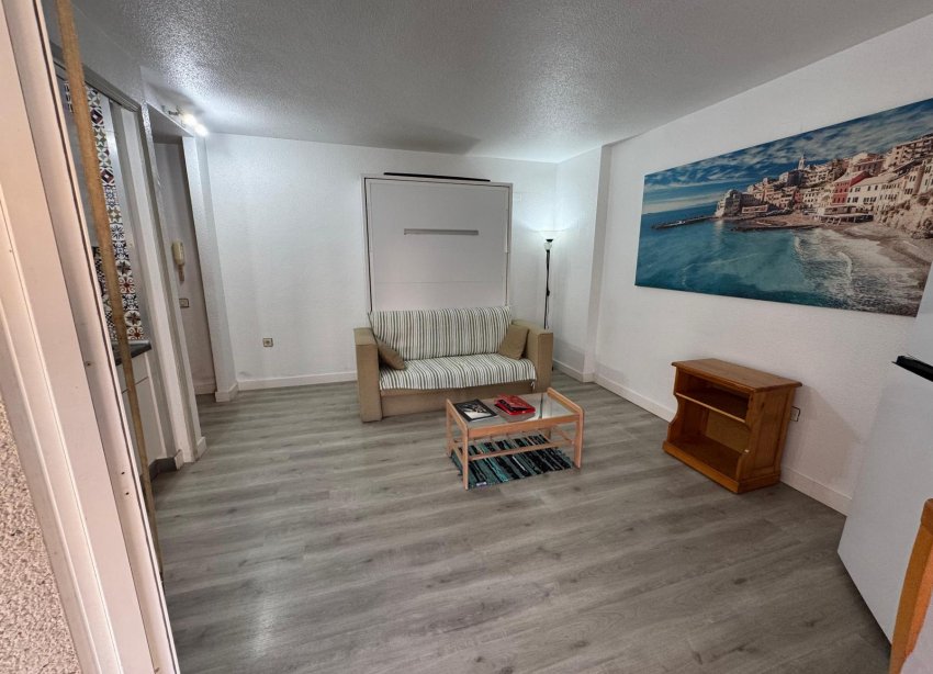 Resale - Apartment - Torrevieja - Playa de Los Locos-Curva del Palangre