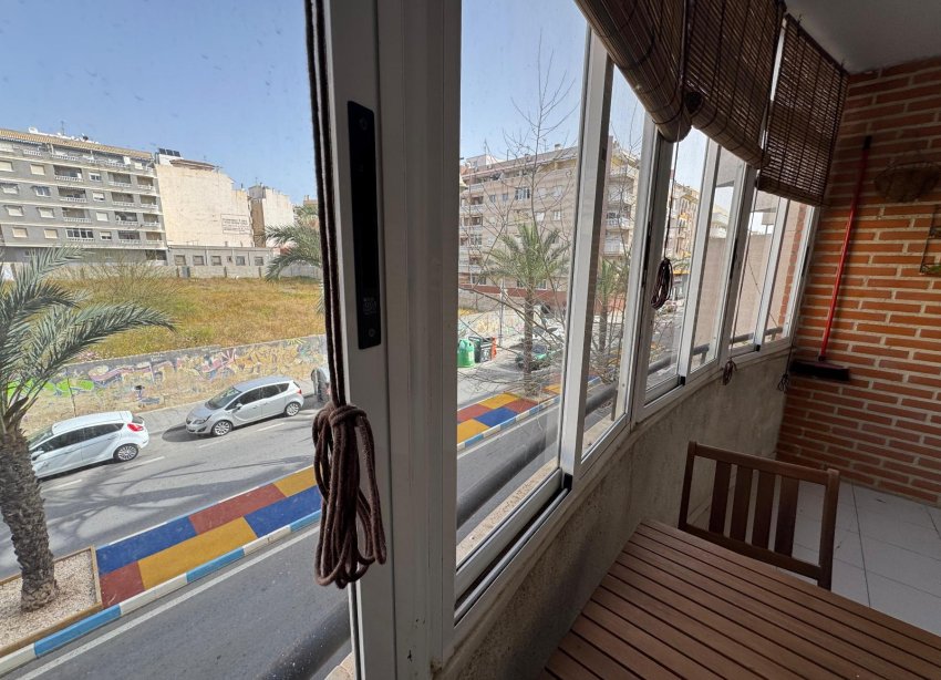 Resale - Apartment - Torrevieja - Playa de Los Locos-Curva del Palangre