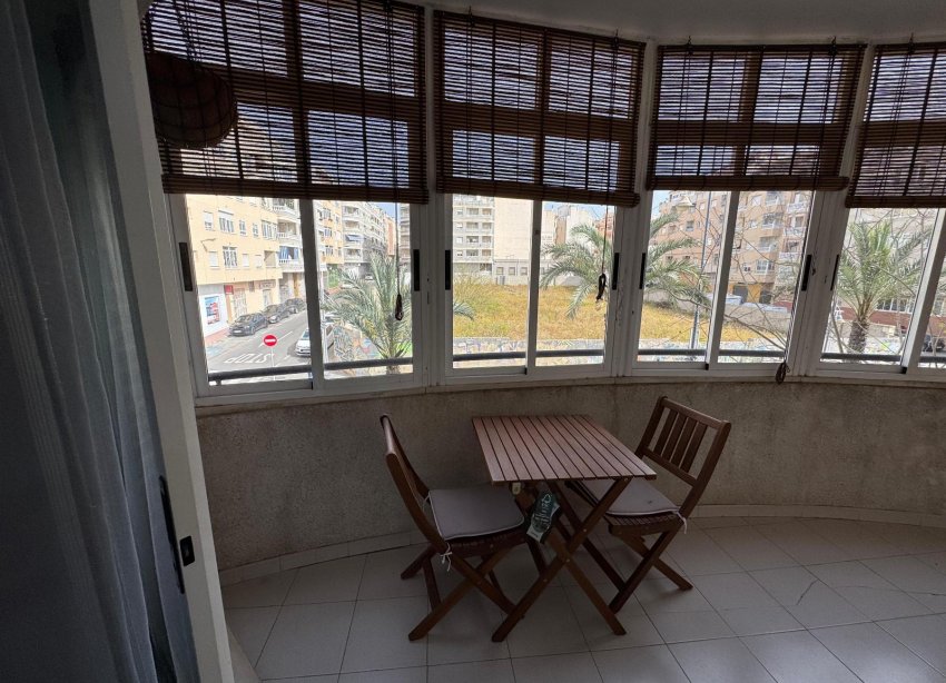 Resale - Apartment - Torrevieja - Playa de Los Locos-Curva del Palangre