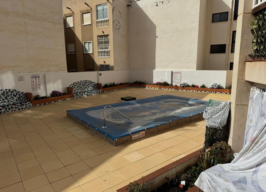 Resale - Apartment - Torrevieja - Playa de Los Locos-Curva del Palangre