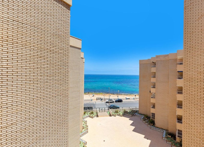 Resale - Apartment - Torrevieja - Playa de los locos