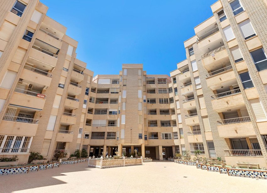 Resale - Apartment - Torrevieja - Playa de los locos