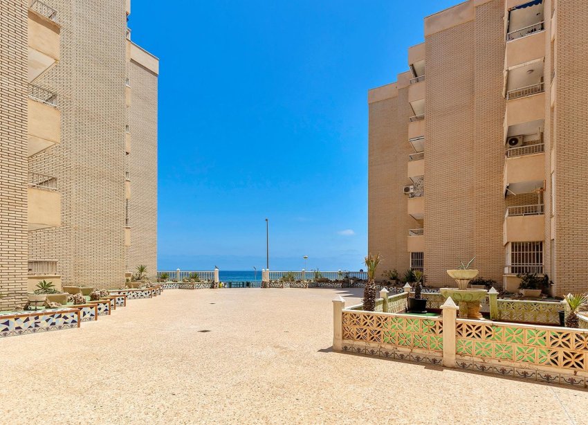 Resale - Apartment - Torrevieja - Playa de los locos