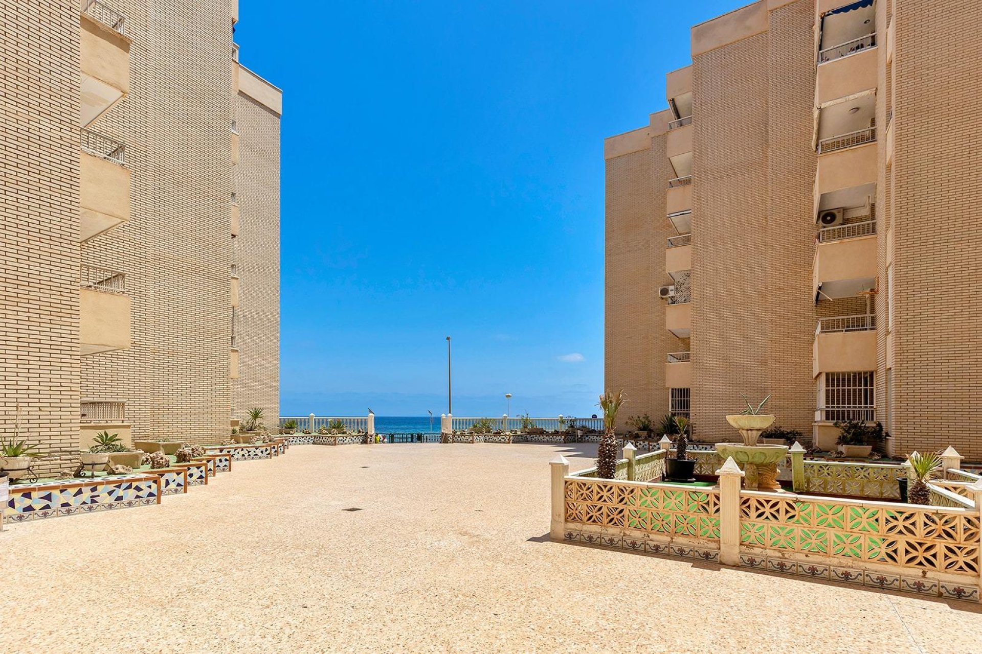 Resale - Apartment - Torrevieja - Playa de los locos