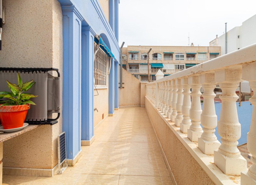 Resale - Apartment - Torrevieja - Playa de los locos