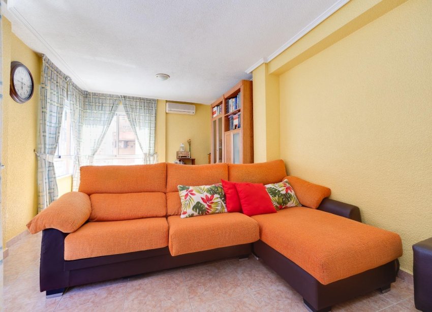 Resale - Apartment - Torrevieja - Playa de los locos
