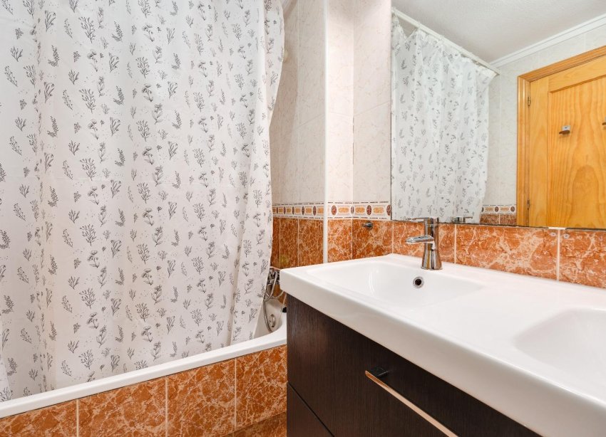 Resale - Apartment - Torrevieja - Playa de los locos