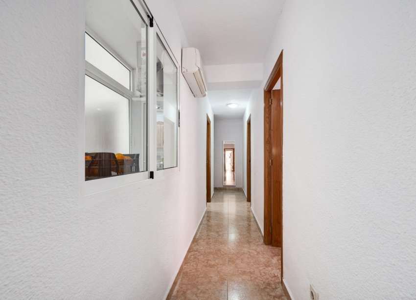 Resale - Apartment - Torrevieja - Playa de los locos