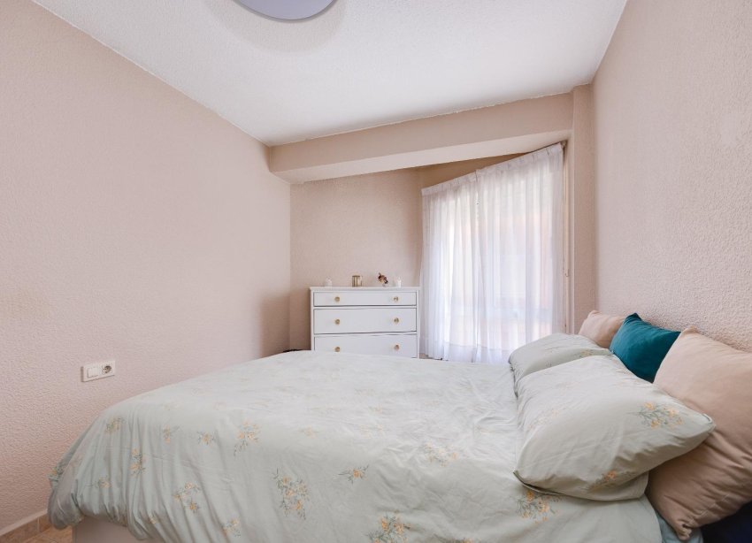 Resale - Apartment - Torrevieja - Playa de los locos