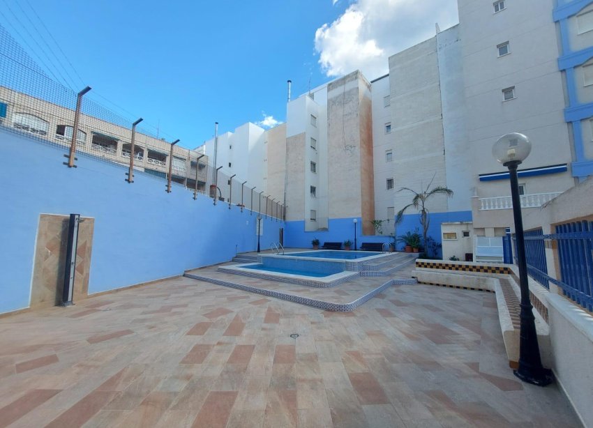 Resale - Apartment - Torrevieja - Playa de los Locos