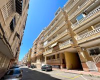 Resale - Apartment - Torrevieja - Playa de los locos