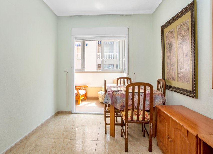 Resale - Apartment - Torrevieja - Playa de los locos