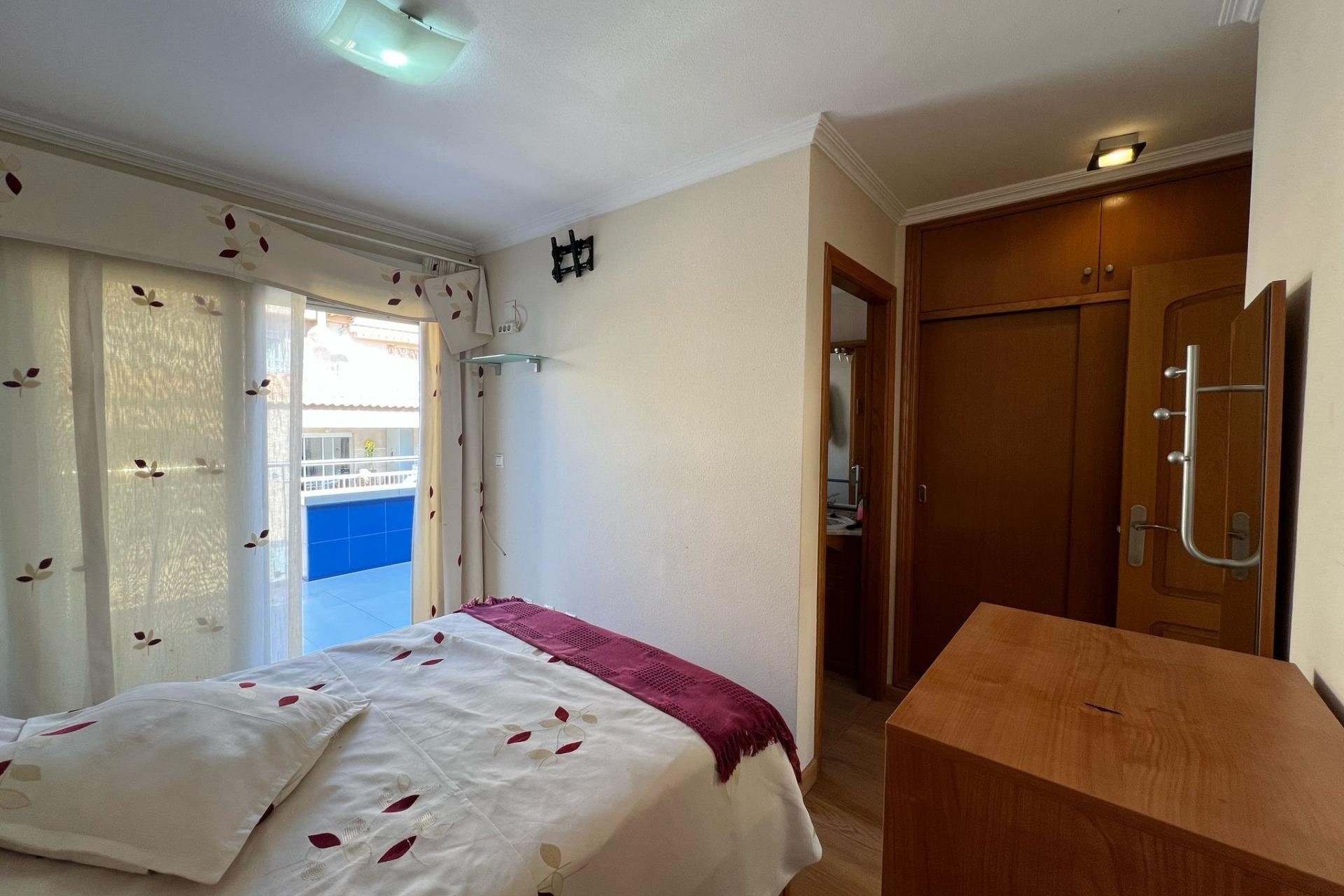 Resale - Apartment - Torrevieja - Playa de los locos