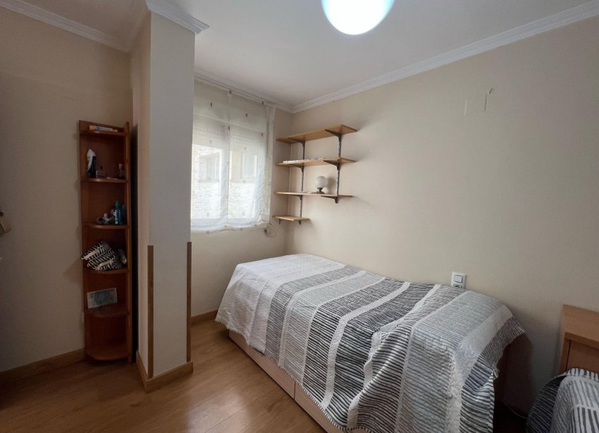 Resale - Apartment - Torrevieja - Playa de los locos