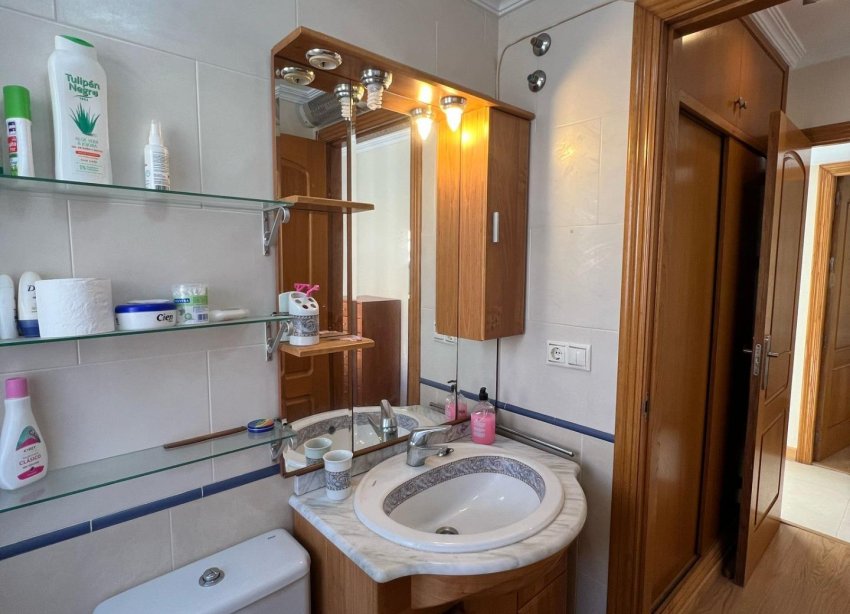 Resale - Apartment - Torrevieja - Playa de los locos